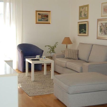 Apartment Definis Spalato Esterno foto