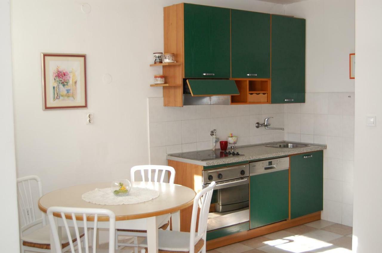 Apartment Definis Spalato Esterno foto