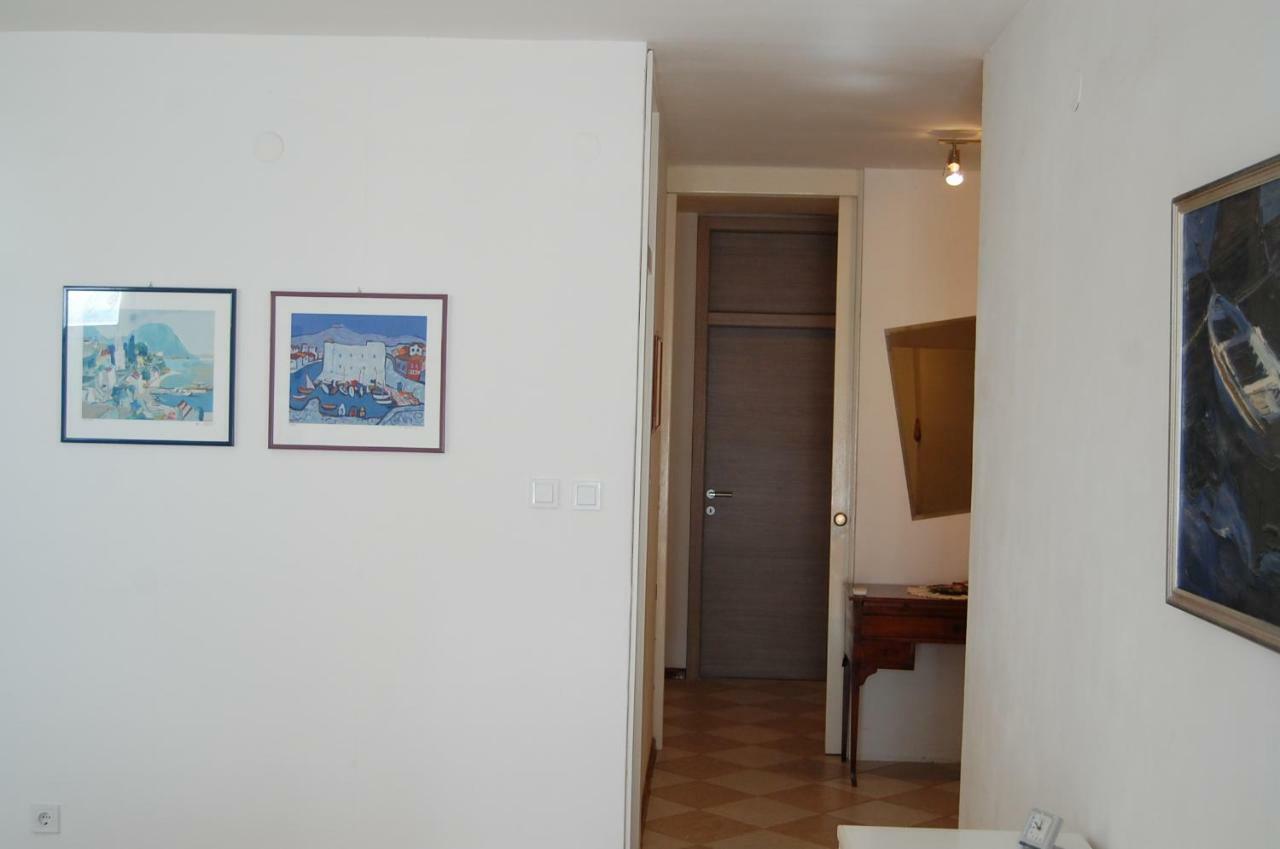 Apartment Definis Spalato Esterno foto